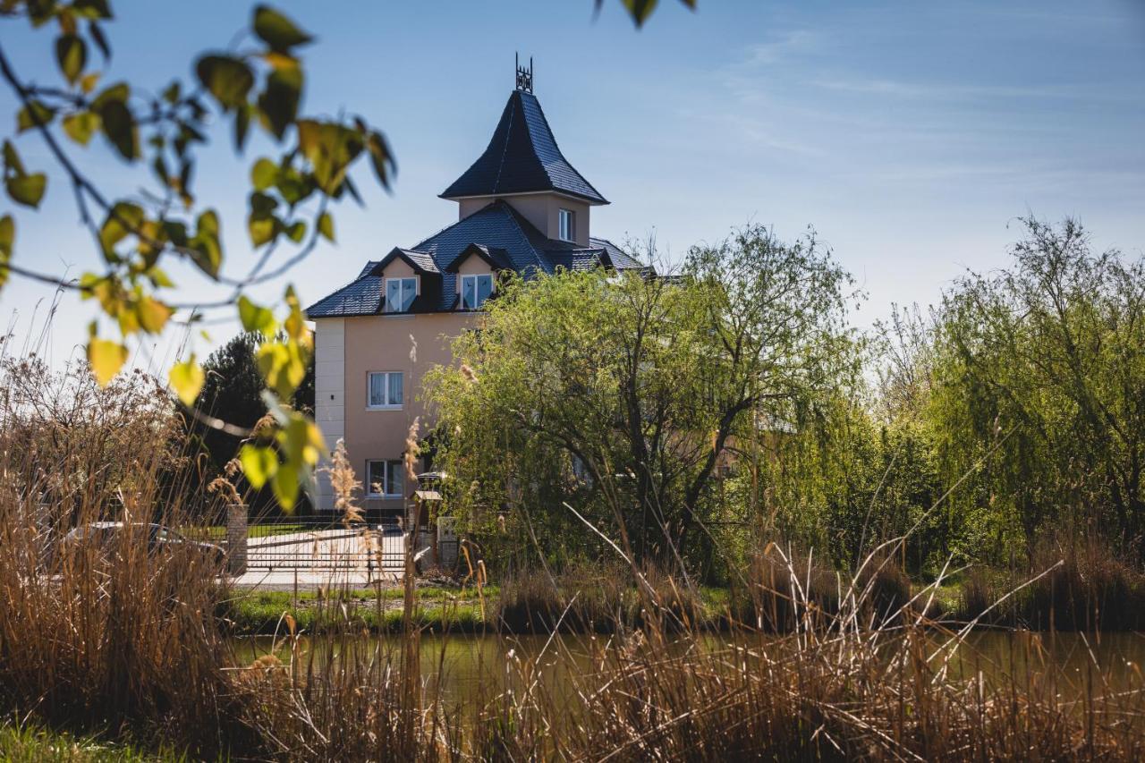 Navigator Hotel Палич Екстериор снимка