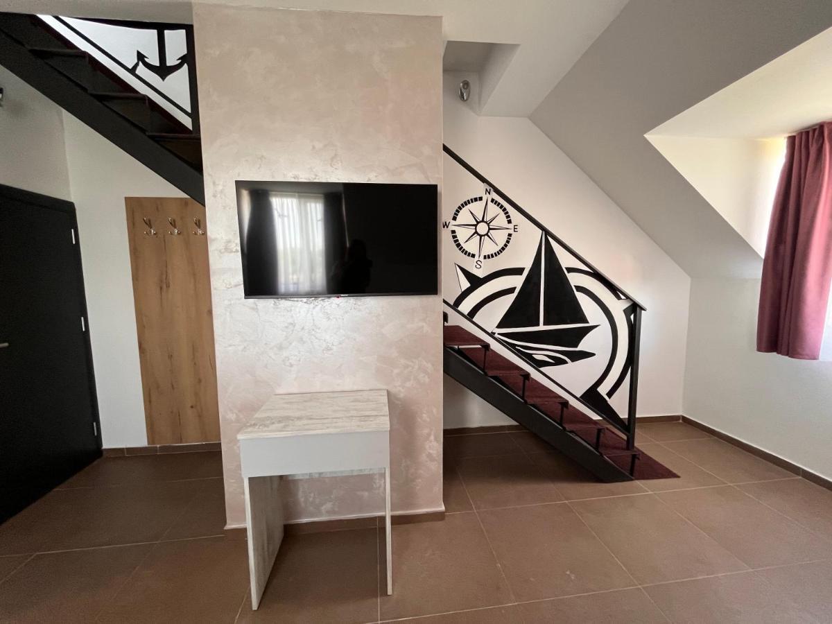 Navigator Hotel Палич Екстериор снимка
