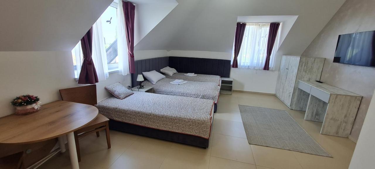 Navigator Hotel Палич Екстериор снимка