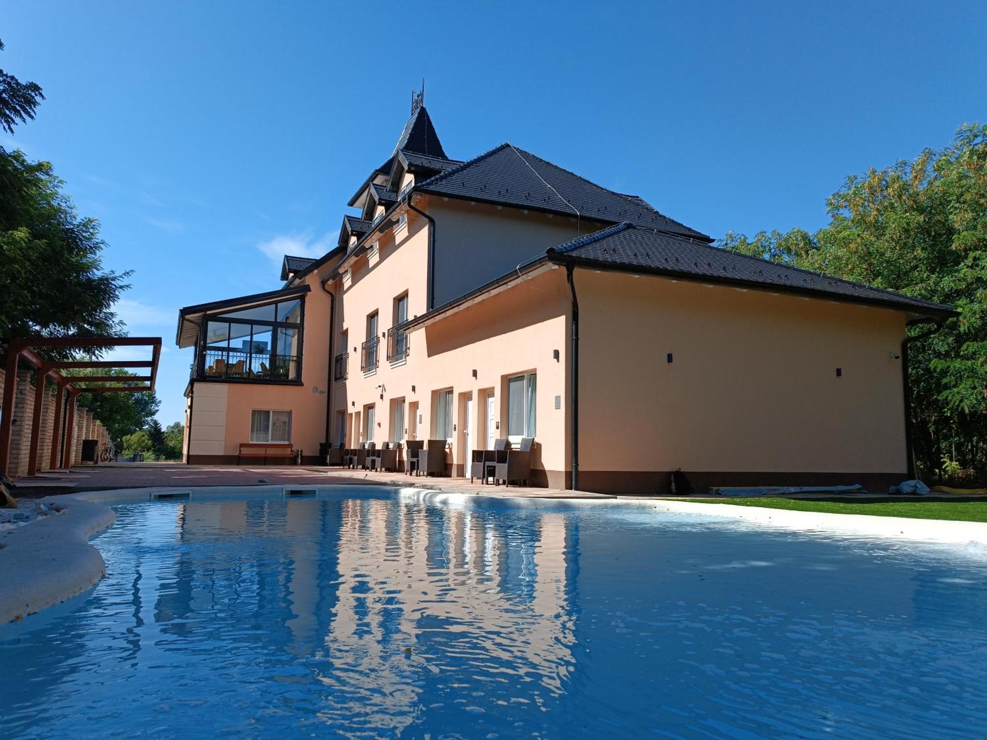 Navigator Hotel Палич Екстериор снимка