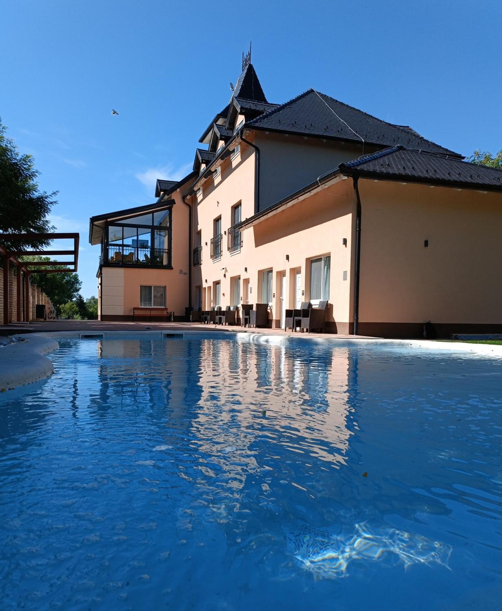 Navigator Hotel Палич Екстериор снимка